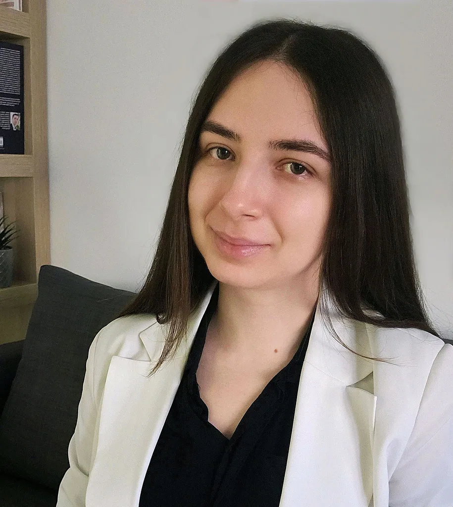 Elena Munteanu – Psihoterapeut cognitiv-comportamental