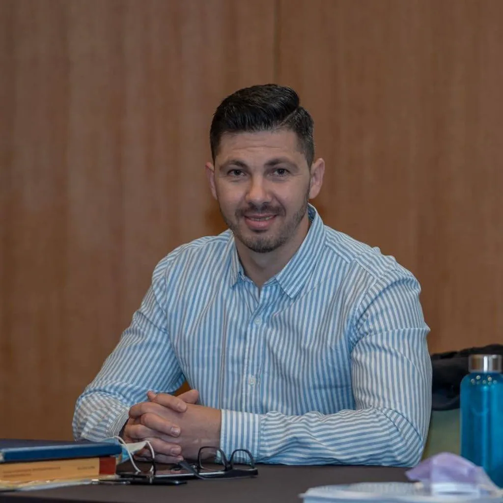 Ionut-Iulian Manole – Psihoterapeut